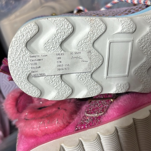 Irregular choice random single sneaker lot. Not pairs. - Picture 12 of 13